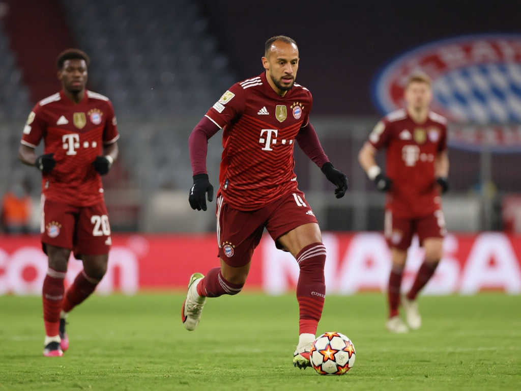 孔帕尼执教首季即带领拜仁称霸德甲，教练生涯迎来巅峰